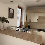 Charlie Porta Apartment *